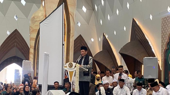 Menteri Agama RI, Nasaruddin Umar dalam acara Menyambut Tahun Baru Hijriah 1448 Hijriah dengan tema Menguatkan Cinta Islam dan Islam Cinta di Masjid Raya Al Jabbar, Kota Bandung, Selasa (9/6/2026). 