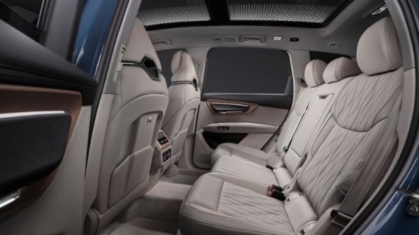2027 Audi Q7 second row seats