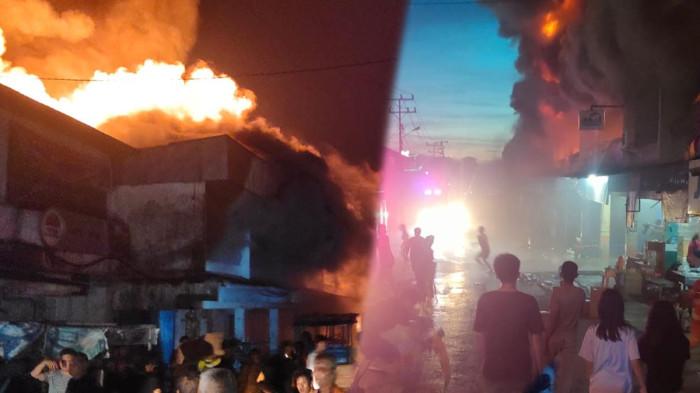 KEBAKARAN SUNGAI PINYUH - Kepulan asap hitam pekat yang membumbung tinggi disertai kobaran api besar menggegerkan warga Kecamatan Sungai Pinyuh, Kabupaten Mempawah, Selasa 9 Juni 2026 sore WIB. Polisi mengungkap kronologi dan detik-detik mencekam insiden ini.