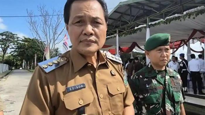 BUPATI KENA OTT - Bupati Muara Enim, Edison, saat diwawancarai beberapa waktu lalu. Edison terjaring OTT KPK, Senin (8/6/2026).