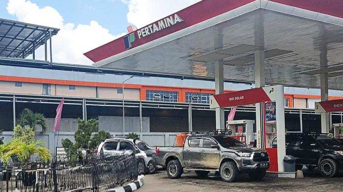 STOK BBM - Aktivitas di SPBU di Jalan Baru, Kabupaten Manokwari, Papua Barat, Jumat (3/4/2026). Commercial & Trading Business Group Pertamina, Akhmad Sofyan Khalim, mengatakan stok BBM aman di Manokwari.