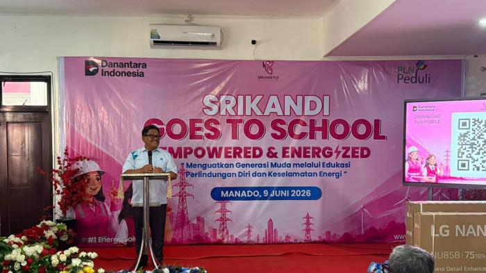 BERIKAN SAMBUTAN: General Manager PLN UID Suluttenggo, Usman Bangun, memberikan sambutan dalam kegiatan Srikandi Goes to School yang mengusung tema 