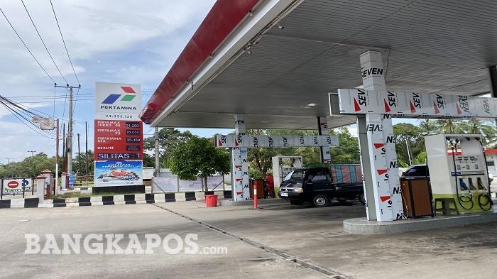 ANTREAN BBM — Antrean BBM di SPBU 24.333.128 Pal 3 Mentok, Kabupaten Bangka Barat terpantau lancar dan kondusif meski harga Pertamax 92 naik, Rabu (10/6/2026) siang.