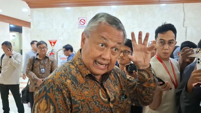 BI-RATE - Gubernur Bank Indonesia (BI) Perry Warjiyo mengungkap alasan di balik keputusan BI yang secara mendadak menaikkan suku bunga acuan atau BI Rate, sebesar 25 basis poin (bps) menjadi 5,50 persen pada Selasa (9/6/2026).