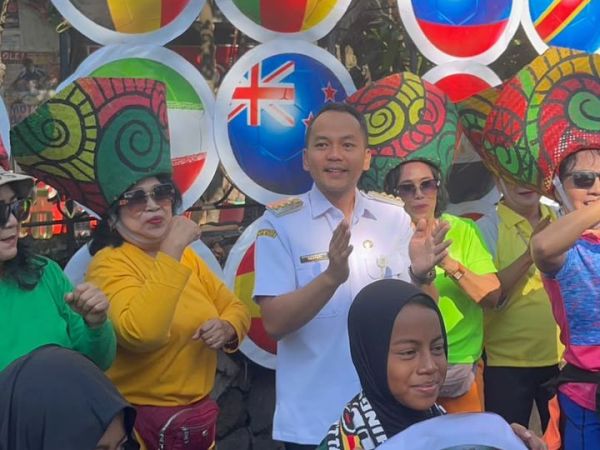 Walikota Solo, Respati Ardi dalam kunjungannya di Museum Titik Nol Pasoepati pada Rabu (10/6/2026).
