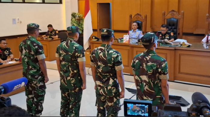 SIDANG ANDRIE YUNUS - Majelis hakim Pengadilan Militer II-08 Jakarta menjatuhkan hukuman penjara terhadap empat terdakwa kasus penyiraman cairan kimia diduga air keras terhadap Wakil Koordinator KontraS Andrie Yunus. Sidang digelar di Pengadilan Militer II-08 Jakarta, Rabu (10/6/2026).