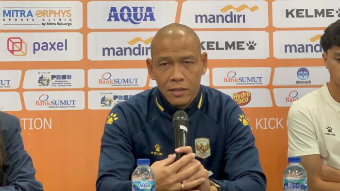 Pelatih kepala Timnas U-19 Indonesia,Nova Arianto ketika mengikuti konferensi Pers di Media Room, Stadion Utama Sumatera Utara, Rabu (10/6/2026). Nova Arianto siapkan skuat Garuda Muda untuk menghadapi Australia di semifinal Piala AFF U-19 2026.