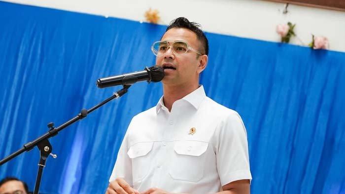 RAFFI BICARA LHKPN: Tangkapan layar foto momen saat Raffi Ahmad berbicara di depan umum sebagai Utusan Khusus Presiden, Selasa (4/2/2025). Raffi Ahmad mengaku baru menyadari hartanya mencapai Rp1 triliun lebih setelah melaporkan kekayaannya ke KPK selaku Utusan Khusus Presiden.