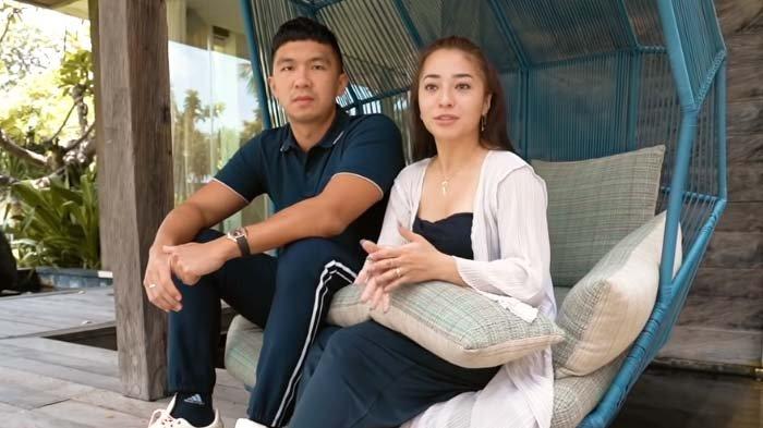KASUS BLUEBIRD - Nasib dua anak yatim piatu yang orang tuanya tewas ditabrak taksi Bluebird viral di medsos, membuat akun Instagram Nikita Willy ikut digeruduk netizen.
