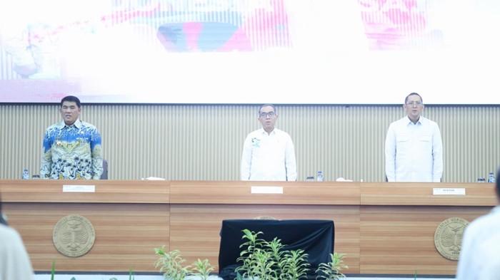 Gubernur Sulut YSK, Menteri Pendidikan Tinggi dan Rektor Unima Joseph Philip Kambey