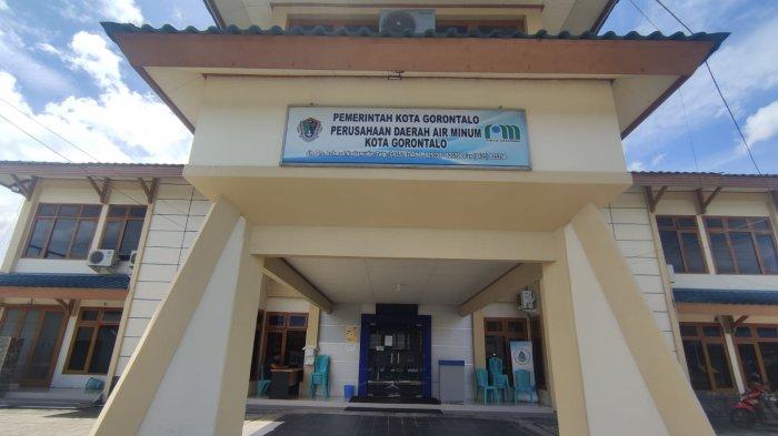 Gedung Bagian Depan Perumda Air Minum Muara Tirta Gorontalo.