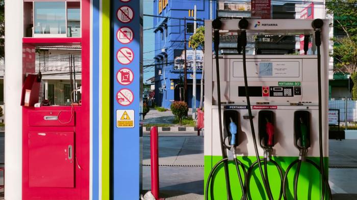 HARGA BBM TERBARU - Kondisi fuel dispenser yang terawat di SPBU Pertamina pada Selasa (26/5/2026) pagi. Dispenser SPBU atau Fuel Dispenser, adalah unit mesin utama yang berfungsi untuk mengalirkan bahan bakar dari tangki penyimpanan bawah tanah ke kendaraan konsumen, sekaligus menghitung volume literan dan nominal harga secara digital. (TRIBUNKALTIM.CO/BUDI SUSILO)