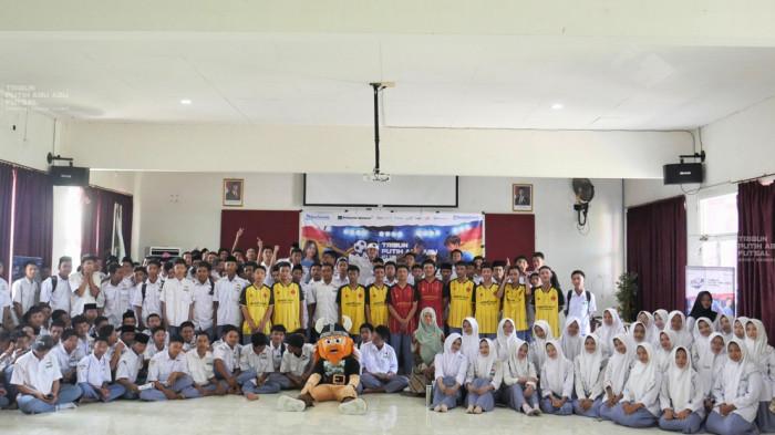 11062026 Roadshow Tribun Putih Abu-Abu Futsal Gresik 02
