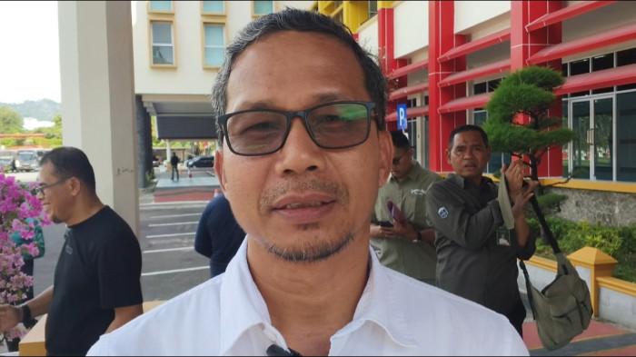 KELANGKAAN SOLAR- Kepala Dinas ESDM Sumbar, Helmi Heriyanto, saat memberikan keterangan kepada TribunPadang.com, Kamis (4/6/2026). Helmi Heriyanto, mengatakan temuan di lapangan menunjukkan konsumsi solar subsidi untuk aktivitas PETI sangat besar, bahkan mencapai ribuan liter setiap hari hanya di satu titik tambang ilegal.