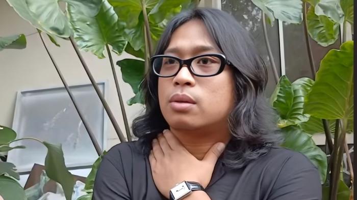 KASUS HANANIA TRAVEL - Praz Teguh usai jalani pemeriksaan sebagai saksi karena kasus Hanania Travel di Polda Metro Jaya, Jakarta Selatan, Kamis (11/6/2026). Ia menyampaikan keterangan sebagai saksi dalam kasus penggelapan uang jemaah yang dilakukan bos Hanania Travel.