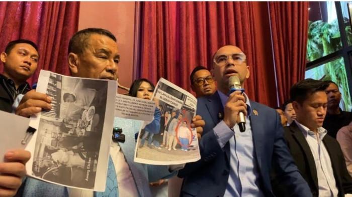 BURU PENYEBAR FITNAH - Klarifikasi Raffi Ahmad didampingi Hotman Paris, Kamis (11/6/2026).