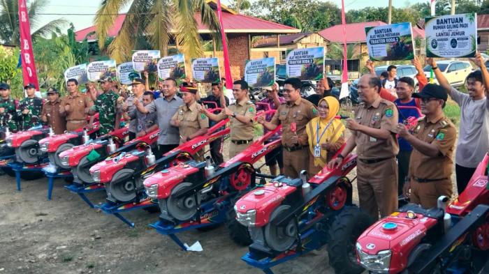 Bupati Nunukan beria bantuan handtraktor 02 12062026