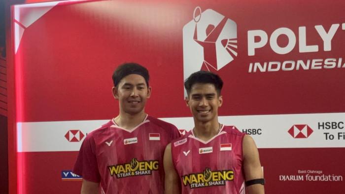 TEBAR SENYUM - Ganda putra Indonesia, Sabar Karyaman Gutama dan Moh. Reza Pahlevi Isfahani, menebar senyum usai memastikan tiket perempat final Polytron Indonesia Open 2026 di Istora Senayan, Jakarta, Kamis (4/6/2026). Melaju ke babak delapan besar, Sabar/Reza kini mengusung misi 