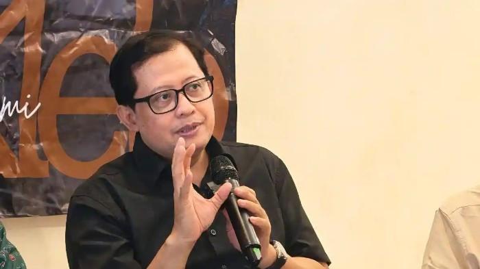 DOSEN GELAR ORASI- Analis Sosial Politik dari Universitas Negeri Jakarta (UNJ) sekaligus Aktivis 98, Ubedilah Badrun, dalam sebuah diskusi di daerah Cikini, Jakarta Pusat, Kamis (19/3/2026).