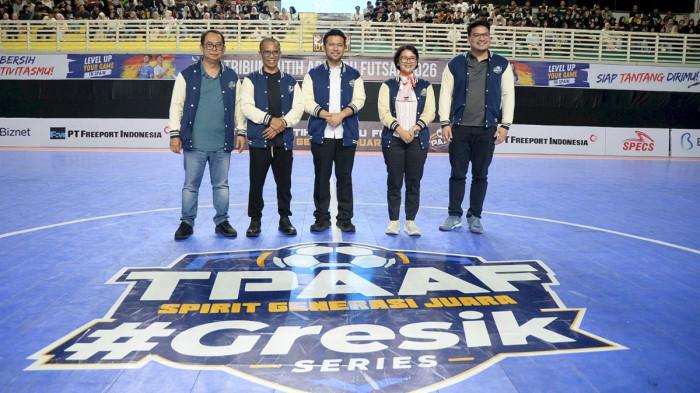 FUTSAL TRIBUN - Wagub Jawa Timur Emil E Dardak didampingi Chief Executive Officer Tribun Network Dahlan Dahi, VP Corporate Communication PT Freeport Indonesia Katri Krisnati dan Ketua Umum Federasi Futsal Indonesia Michael Victor Sianipar membuka langsung 