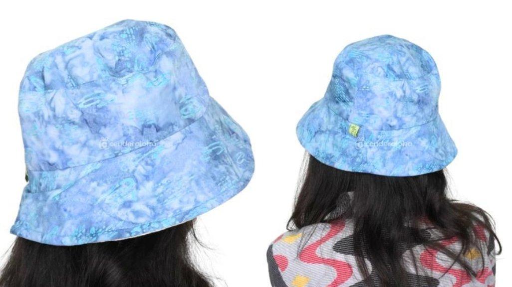 Bucket Hat Bolak-Balik Biru Tua
