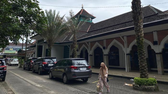 JAWA-EROPA - Potret Masjid Besar Cipaganti. Masjid ini menganut gaya Eropa-Jawa.