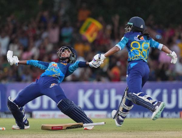 Sri Lanka is the Asia Cup defending champion. In this picture, Kavisha Dilhari (L) celebrates the side’s 2024 win over India with Harshitha Samarawickrama at Rangiri Dambulla International Cricket Stadium. Sri Lanka is the Asia Cup defending champion. In this picture, Kavisha Dilhari (L) celebrates the side’s 2024 win over India with Harshitha Samarawickrama at Rangiri Dambulla International Cricket Stadium.