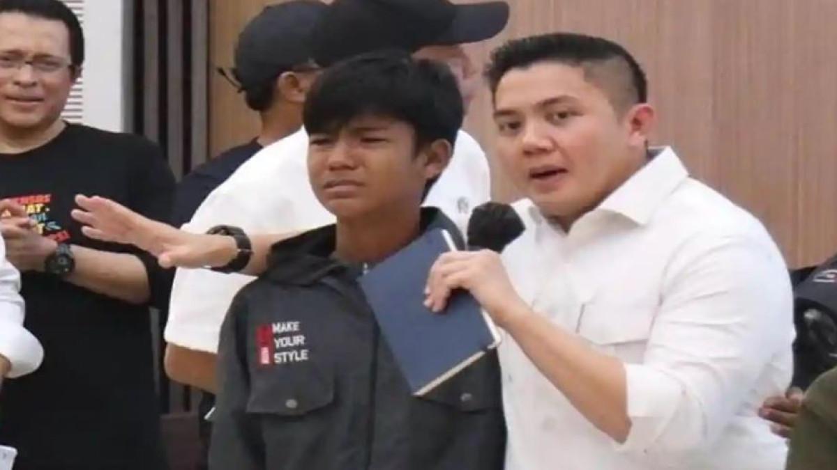 SESKAB TEDDY -- Sekretaris Kabinet Letkol Teddy Indra Wijaya menegaskan bahwa harga Pertamax di Indonesia masih tergolong lebih rendah dibandingkan harga bahan bakar dengan angka oktan setara di sejumlah negara lain di kawasan Asia Tenggara, meskipun pemerintah baru saja melakukan penyesuaian harga.