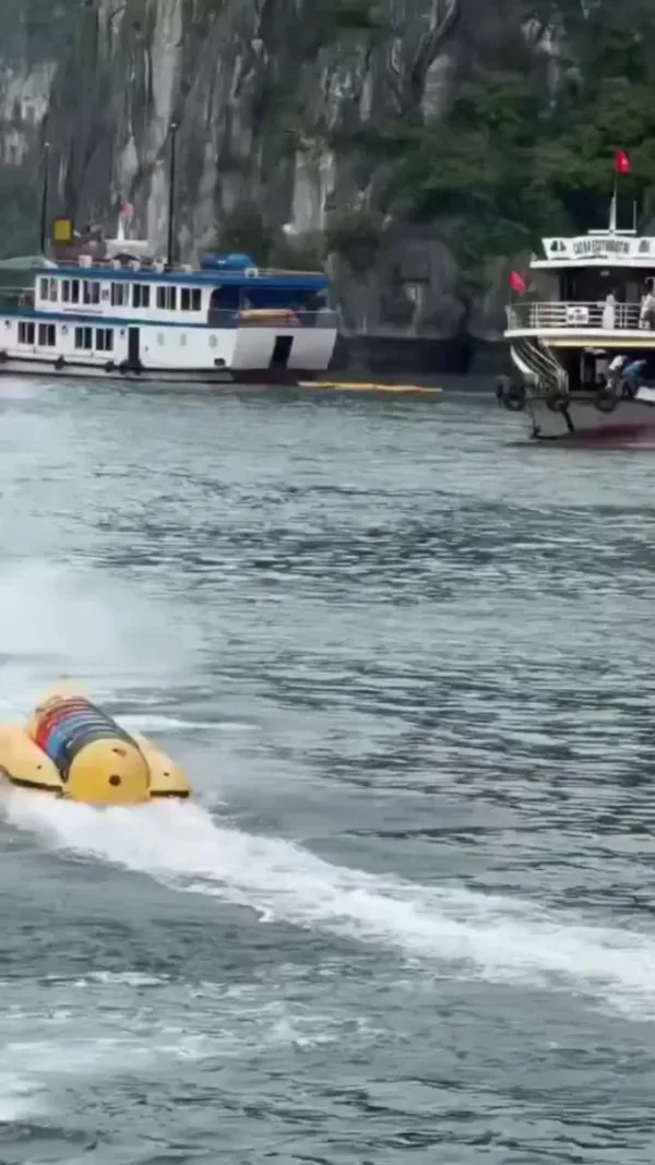 Video of the shipwreck in Cat Ba