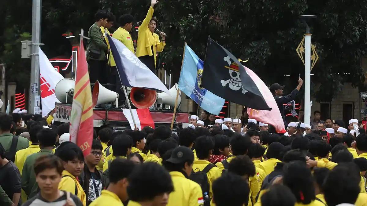 AKSI UNJUK RASA - Ilustrasi. Badan Eksekutif Mahasiswa (BEM) Universitas Indonesia dan mahasiswa dari kampus lain, akan melakukan unjuk rasa di Bundaran HI, Jakarta Pusat, Jumat (12/6/2026) sekitar pukul 10.00 WIB. Polda Metro Jaya menyiagakan 4.151 personel gabungan Polri/TNI untuk mengamankan jalannya aksi demo mahasiswa di Bundaran HI.
