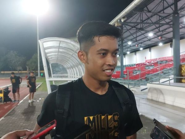 Kiper timnas U-23 Indonesia, Nuri Agus,  saat memberikan keterangan kepada media setelah menjalani sesi latihan di Stadion Sriwedari, Solo, Senin (4/9/2023).