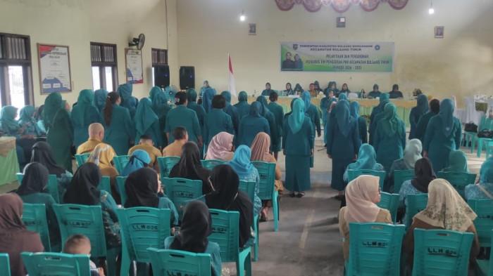 Suasana pelantikan Pengurus TP PKK Kecamatan Bolaang Timur Bolmong