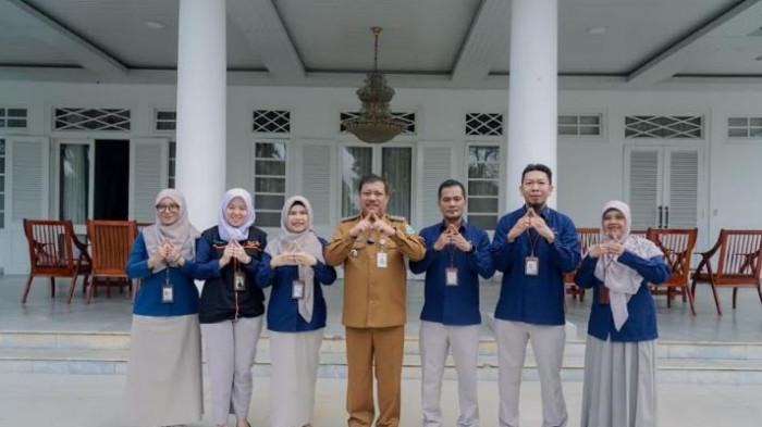 Foto bersama BPS Pangkalpinang bersama Wali Kota di Rumah Dinas Wali Kota, Senin (15/6/2026).