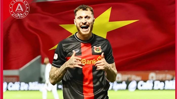 NATURALISASI VIETNAM - Timnas Vietnam resmi menaturalisasi pemain berdarah Brasil, Geovane Magno yang kini memperkuat Ninh Binh FC di V.League. Ia akan menggunakan nama Vietnam, Nguyen Tai Loc.