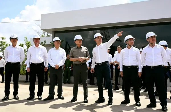 Bí thư Thành ủy TP.HCM Trần Lưu Quang kiểm tra tiến độ dự án Trung tâm hành chính TP.HCM - Ảnh 1.