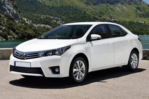 Toyota Corolla Altis - Ảnh 3.