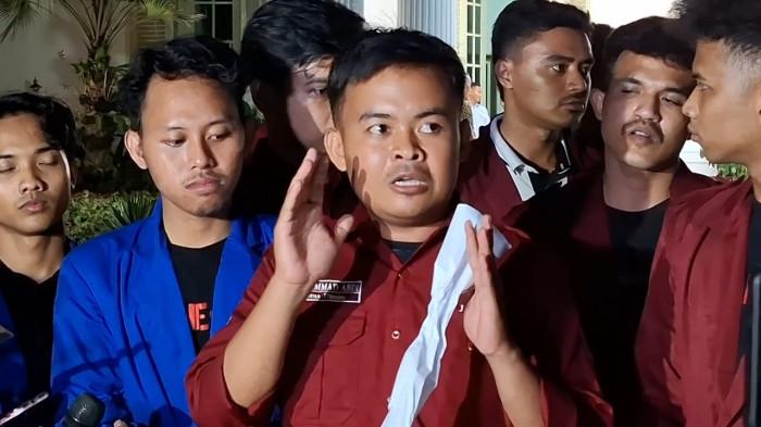 TOLAK MAKAN MALAM - Perwakilan mahasiswa Universitas Bung Karno (UBK) mengungkapkan sempat mendapat tawaran makan malam saat bertemu Wakil Presiden Gibran Rakabuming Raka di Istana Wakil Presiden, Jakarta Pusat, Senin (15/6/2026). (TRIBUNJAKARTA.COM/GERALD LEONARDO AGUSTINO).​