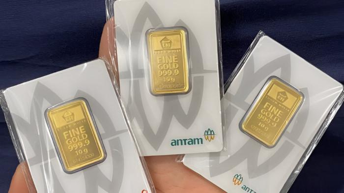 NAIK TIPIS- Harga emas Antam 15 Juni 2026 terpantau naik tipis Rp 18.000 per gram. Spread harganya masih sangat jauh.