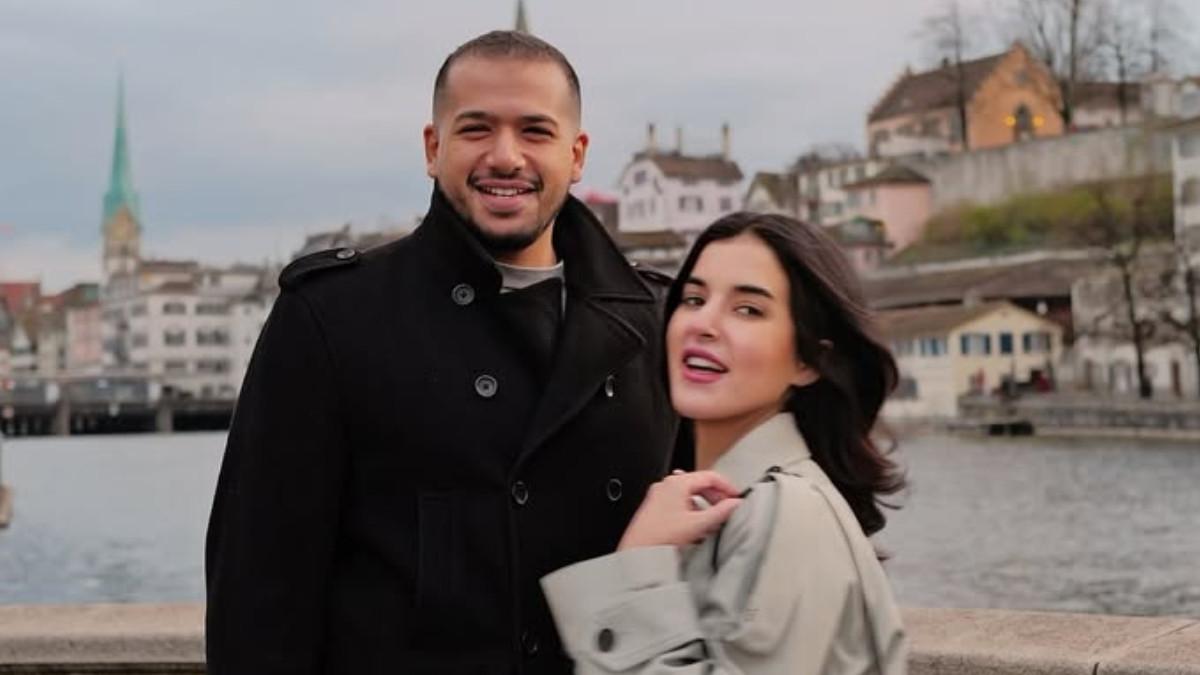 AHMAD ASSEGAF DAN TASYA FARASYA - Sosok Ahmad Assegaf seakan telah membius Tasya Farasya dengan cinta, sehingga tidak menyadari bahwa dirinya sudah ditipu 7 tahun.