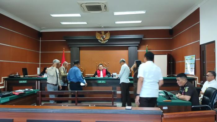 SIDANG - Sidang praperadilan penetapan tersangka Bupati Sitaro, Chyntia Kalangit, dalam kasus penyaluran DSP korban erupsi Gunung Ruang, Manado, Sulawesi Utara, Senin (8/6/1026). Chyntia tak hadir dalam sidang tersebut, ia hanya diwakili tim kuasa hukum.