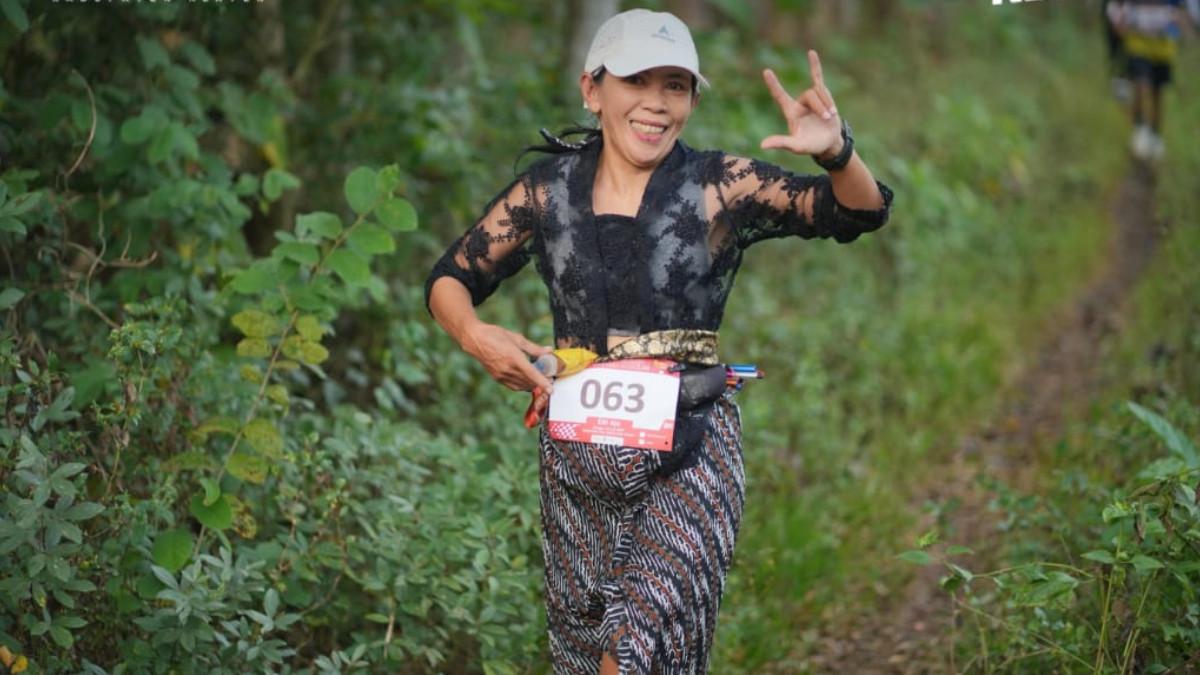 KABAR KLATEN - Keseruan peserta lari Run To Geopark Klaten 2026.