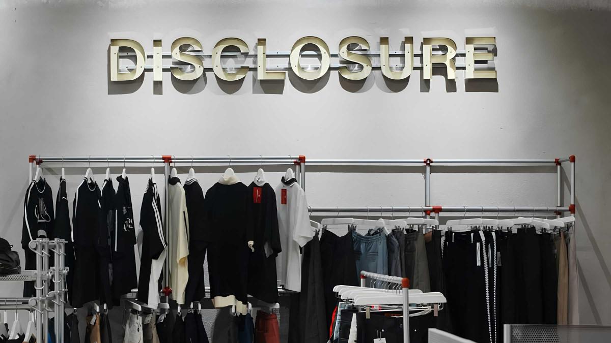 FASHION STORE WANITA - Toko Retail Disclosure Yogyakarta