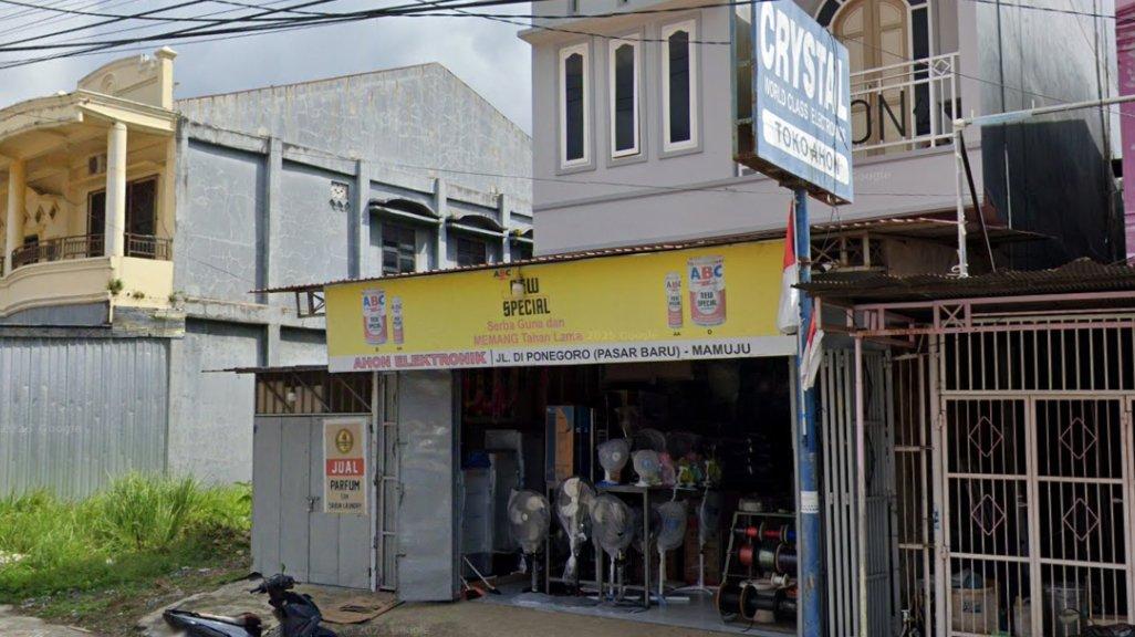 Foto Toko Ahon Elektronik di Jl. Diponegoro, Karema, Kecamatan Mamuju, Kabupaten Mamuju, Sulawesi Barat 91512, yang diambil Google Maps pada Agustus 22025.
