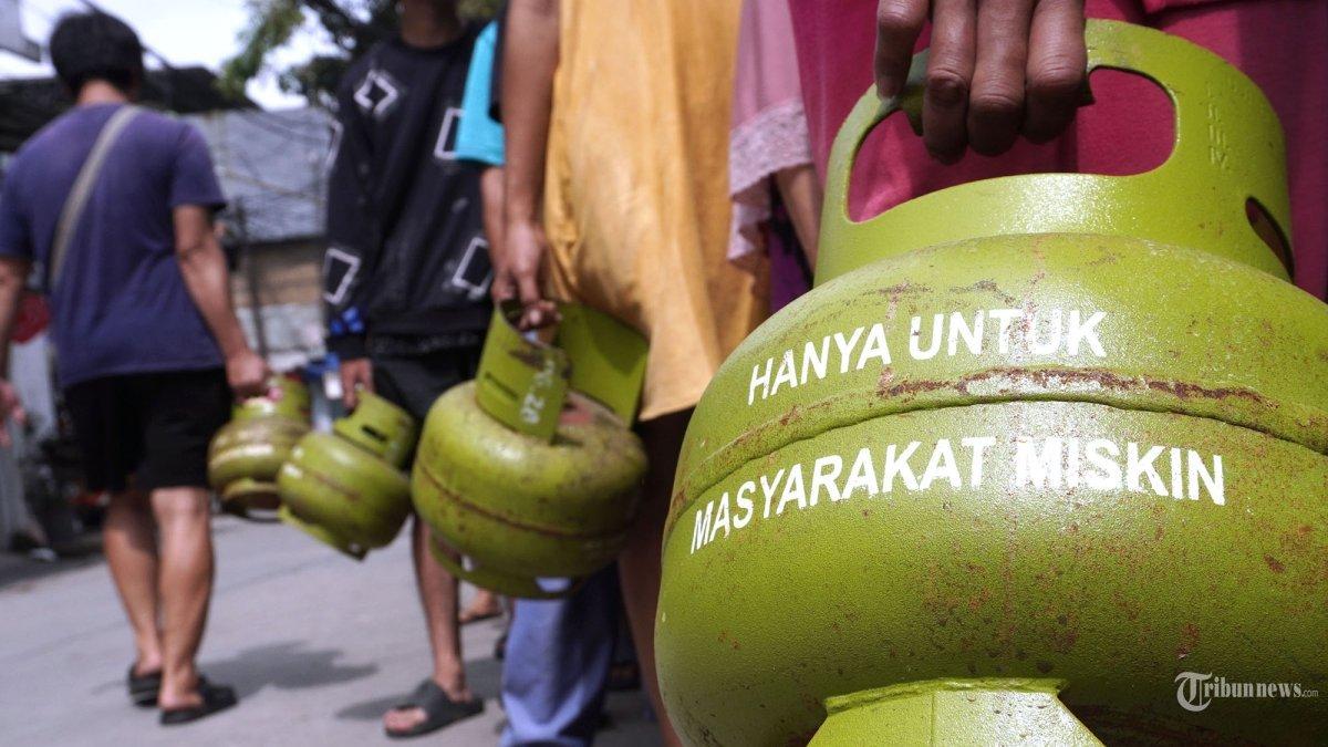KOPDES MERAH PUTIH - Kopdes Merah Putih jual gas LPG Rp 17.500