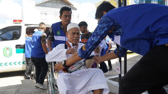 HAJI 2026 - Saodi (69), setelah mengikuti Ibadah Haji, di Asrama Haji, Kota Pontianak, Rabu, 17 Juni 2026. Saodi menceritakan perjuangan menunaikan Haji saat berjuang melawan serangan jantung.