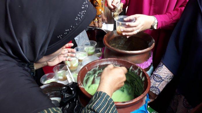 Jenang Grendul yang dibagikan di Semarak Jenang Sala 2019, Solo, Minggu (17/2/2019)