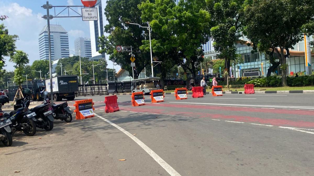 Jalan Merdeka Selatan telah ditutup imbas demo hari ini, 17 Juni 2026.