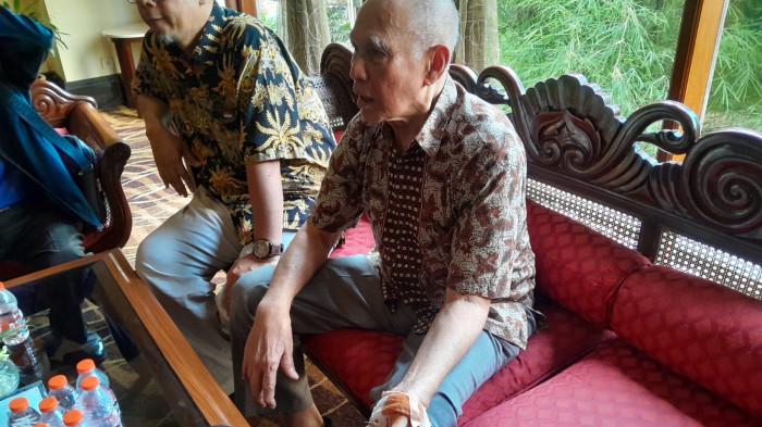 SENGKETA HOTEL SULTAN - Eks Kepala Staf Kostrad Mayjen (Purn) Kivlan Zen membeberkan kronologi tangan kirinya yang terluka akibat kawat berduri usai terdorong massa dalam bentrokan eksekusi lahan di Hotel Sultan, Jakarta Pusat pada Kamis (18/6/2026).