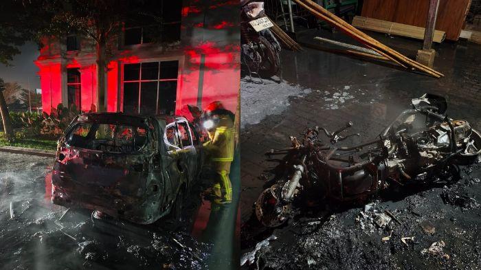 OLAH TKP - Polisi Saat Melakukan Olah TKP. 1 Mobil dan 2 Motor di Area Kantor Pemasaran CitraLand Palembang Hangus Dibakar Seorang Wanita