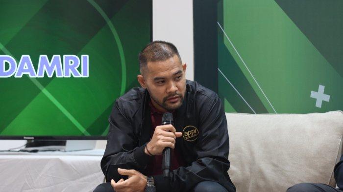Kiper Persija, sekaligus Presiden Asosiasi Pesepakbola Profesional Indonesia (APPI), Andritany Ardhiyasa, dalam diskusi PSSI Pers di GBK Arena, Jakarta, Selasa (25/6/2024).